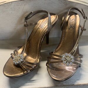 Sizzle by Coloriffics Copper color size 8